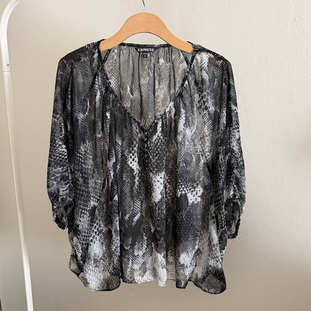 Express Women's Black & White Snake Print V-Neck Blouse